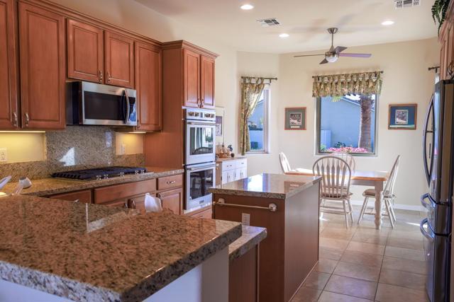 80328 Camino Santa Elise, Indio CA: https://media.crmls.org/mediaz/43ae1b5b-4010-4e07-a3d9-82ba396940f3.jpg