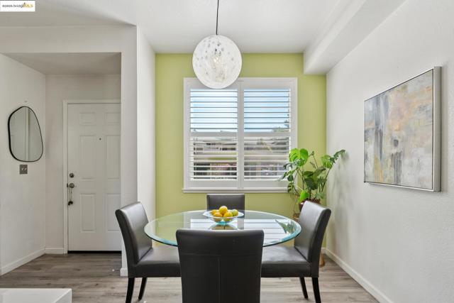 63 Lakeshore Ct, Richmond CA: https://media.crmls.org/mediaz/43ae2dcc-e82d-4637-a04b-0ea0f93e8077.jpg