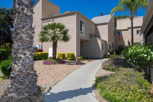 23606 Country Villa Rd, Ramona CA: https://media.crmls.org/mediaz/43ae2eda-5233-4521-b68f-6e111a6ca0af.jpg