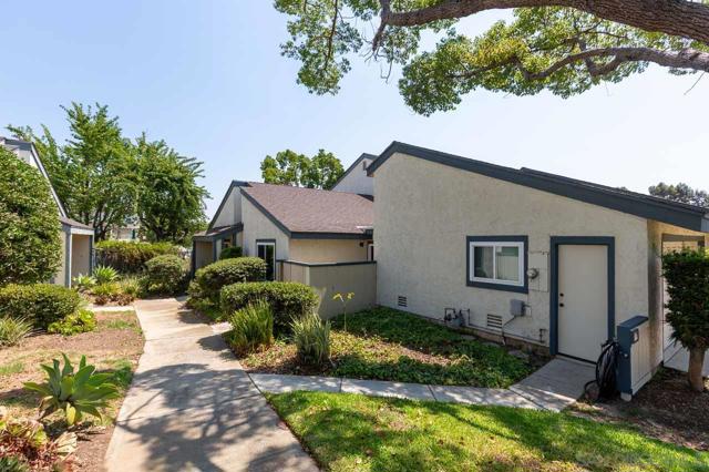 254 Cerco Rosado, San Marcos CA: https://media.crmls.org/mediaz/43ae3007-c343-4897-92f7-b0eb46712a46.jpg