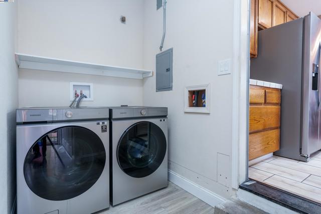 7691 Church Street, Gilroy CA: https://media.crmls.org/mediaz/43af682f-7390-4585-b79d-82fe6b93782f.jpg