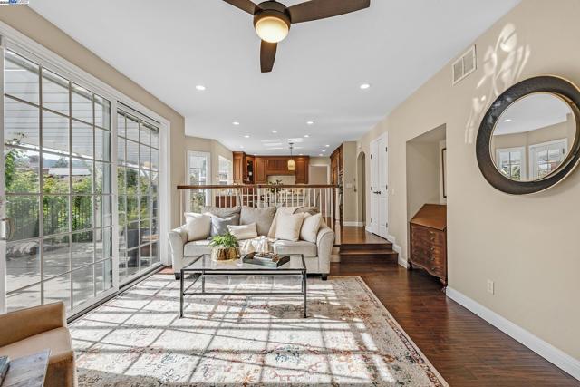 204 Franciscan Dr, Danville CA: https://media.crmls.org/mediaz/43afba76-e86c-4ab5-972c-c973ccc8e1cb.jpg