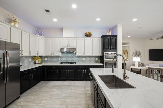 44580 S Heritage Palms Drive, Indio CA: https://media.crmls.org/mediaz/43b0ce65-ebee-4b7d-a4d2-28c1ae1b64e7.jpg