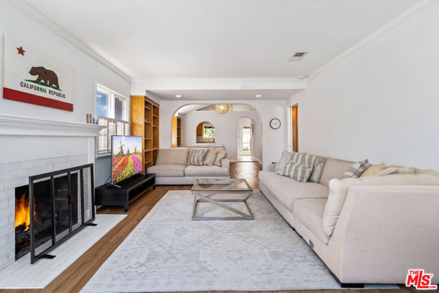 2205 ELM Avenue, Manhattan Beach, California 90266, 2 Bedrooms Bedrooms, ,2 BathroomsBathrooms,Residential,Sold,ELM,22148905