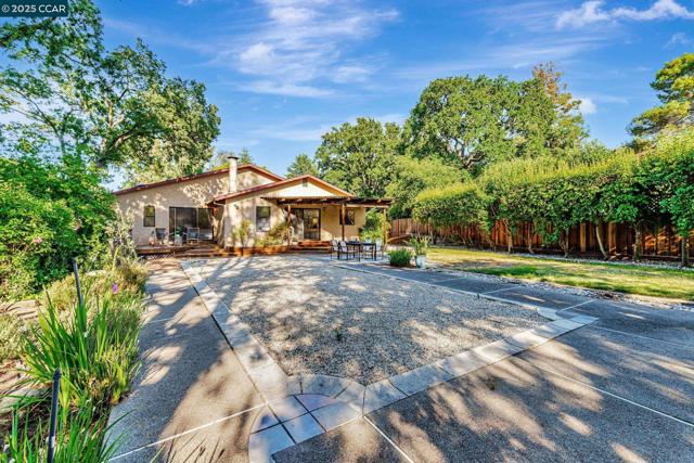 61 Alberta Ter, Walnut Creek CA: https://media.crmls.org/mediaz/43b163a3-475a-4d3a-9ae2-b9ee44534d86.jpg