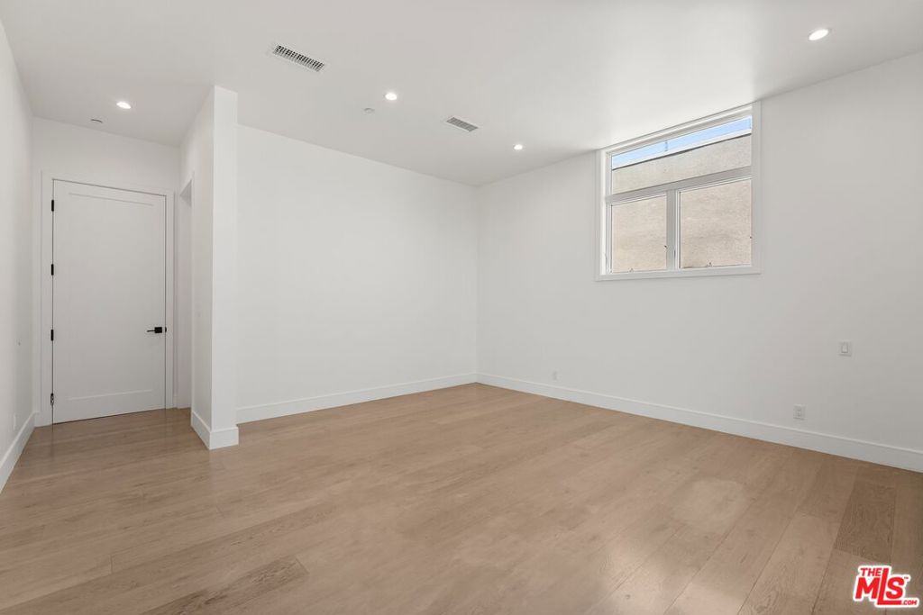 730 Indiana Ave, Venice, CA 90291, photo 5