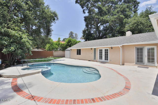 4841 Crown Avenue, La Canada Flintridge CA: https://media.crmls.org/mediaz/43b25929-d8ee-48d8-8983-634dca411fde.jpg