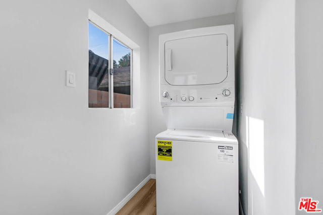 611 Pico, San Fernando CA: https://media.crmls.org/mediaz/43b26482-51e2-47f5-9d97-7335ec2eaca5.jpg