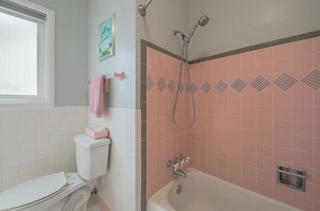 914 Junipero Way, Salinas CA: https://media.crmls.org/mediaz/43b28925-51b5-43ca-9643-d6deefc69dda.jpg
