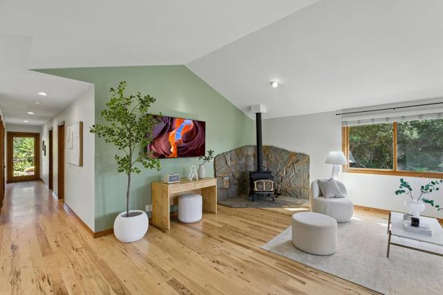 430 Marine Boulevard, Moss Beach CA: https://media.crmls.org/mediaz/43b2e804-3712-409f-87e7-d62414dbf390.jpg