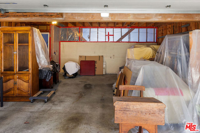 4622 Glencoe Avenue, Marina del Rey CA: https://media.crmls.org/mediaz/43b345e5-6696-4fa0-a663-052897bc35f4.jpg