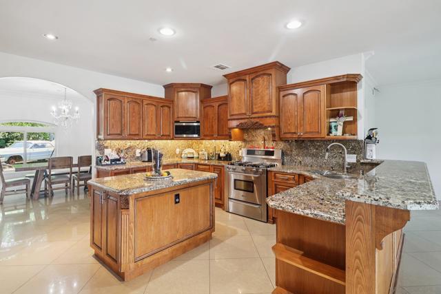 19075 Caesar Drive, Ramona CA: https://media.crmls.org/mediaz/43b3787b-11cf-46cd-aff9-c2e4234690ea.jpg