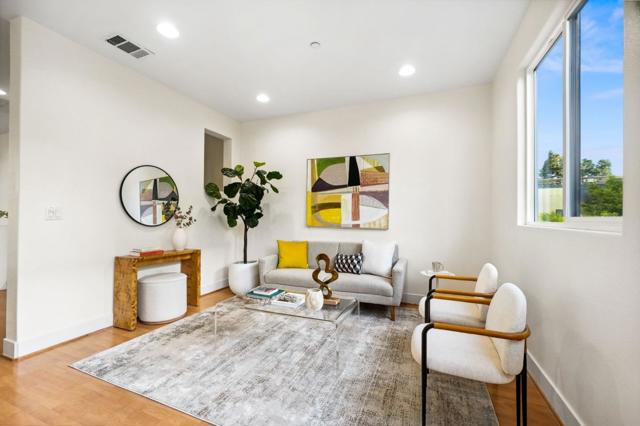3812 Quail Drive, Palo Alto CA: https://media.crmls.org/mediaz/43b3822b-a37c-4af9-bb2f-aee497c0f3cf.jpg