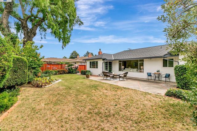38426 Kimbro St, Fremont CA: https://media.crmls.org/mediaz/43b4290a-7d7f-46aa-b5f7-0d554f6a2efa.jpg