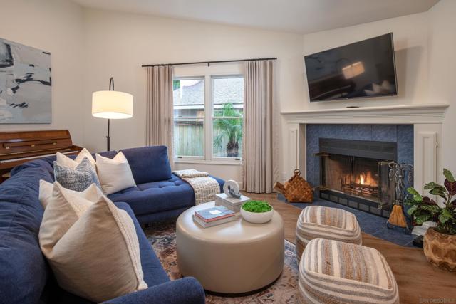 11766 Clearwood Ct, San Diego CA: https://media.crmls.org/mediaz/43b4be5f-32a2-48d9-bafb-49bc414654ec.jpg