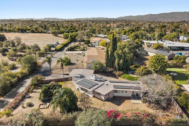 1752 Via Entrada, Fallbrook, California 92028, 3 Bedrooms Bedrooms, ,2 BathroomsBathrooms,Single Family Residence,For Sale,Via Entrada,250001399SD