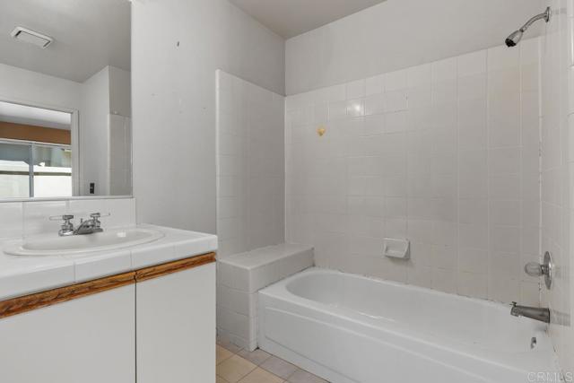 Detail Gallery Image 9 of 38 For 4849 Flying  Cloud Way, Carlsbad,  CA 92008 - 2 Beds | 2 Baths