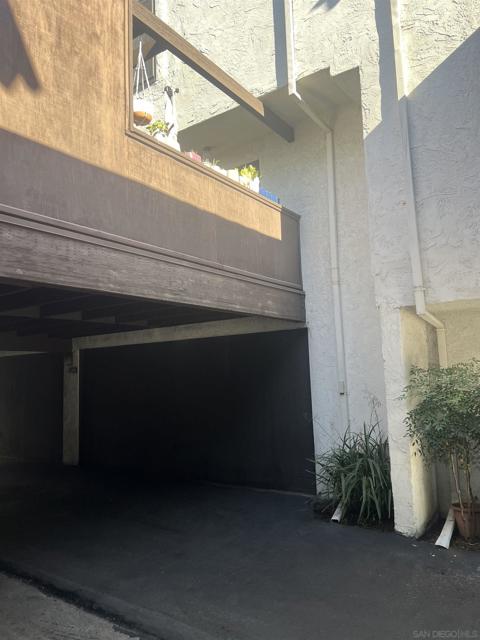 3823 Caminito Litoral, San Diego CA: https://media.crmls.org/mediaz/43b5b3e3-2b51-4b4e-8215-c88ed8cd222e.jpg