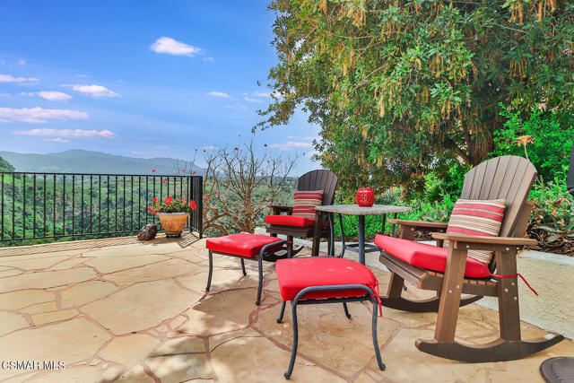 1822 Calle Borrego, Thousand Oaks CA: https://media.crmls.org/mediaz/43b5c380-4ee7-45fe-9405-92eb410bed0a.jpg
