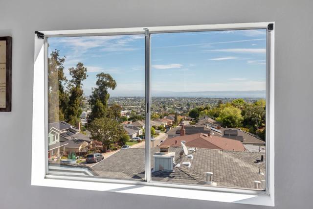 347 Rolling Hills Avenue, San Mateo CA: https://media.crmls.org/mediaz/43b5ca90-eb59-4405-9255-9e8b4444839c.jpg