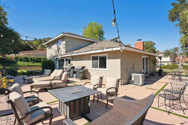 354 Larch Crest Court, Newbury Park CA: https://media.crmls.org/mediaz/43b5f697-308c-4d13-944e-11047f24a8c2.jpg