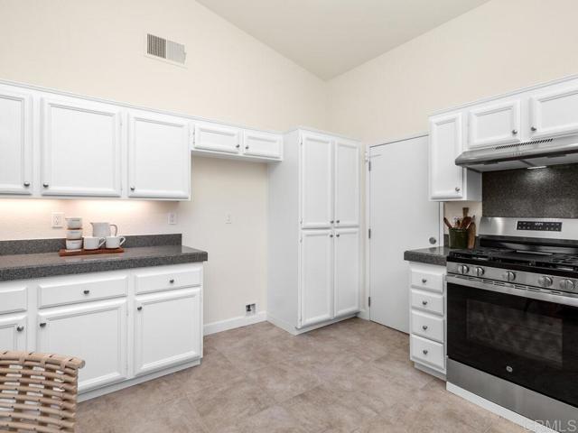 Detail Gallery Image 20 of 40 For 1219 Sunglow Dr, Oceanside,  CA 92056 - 4 Beds | 2 Baths