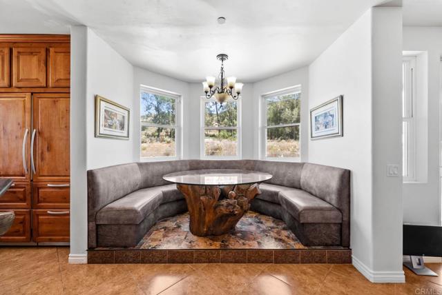 Detail Gallery Image 11 of 49 For 20202 Deerhorn Valley Rd, Jamul,  CA 91935 - 4 Beds | 4 Baths