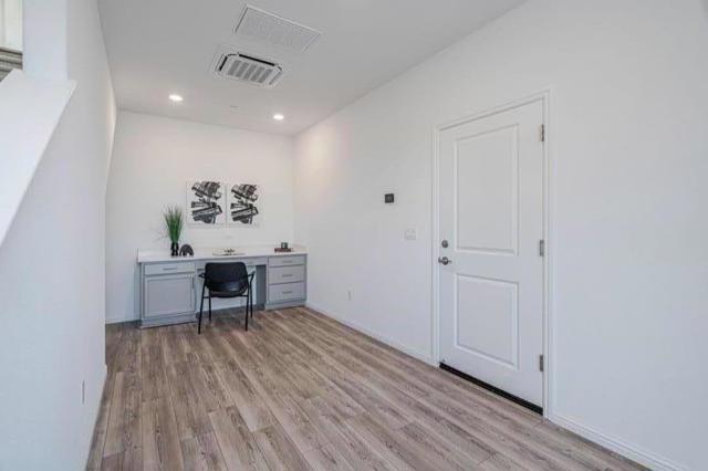 2044 Worthington Circle, Santa Clara CA: https://media.crmls.org/mediaz/43b6963b-63aa-41af-9169-1ab259b9c550.jpg