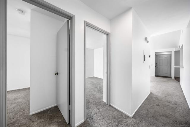 9302 Twin Trails Dr, San Diego CA: https://media.crmls.org/mediaz/43b74ee6-e58f-441f-a1f5-d867ec07de4b.jpg