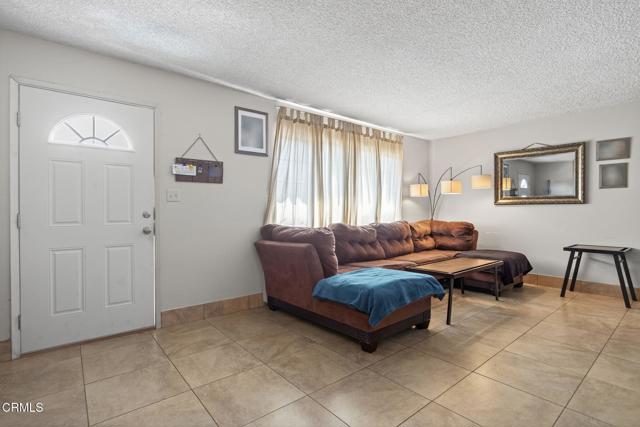 657 Sheridan Way, Ventura CA: https://media.crmls.org/mediaz/43b76a4a-71c1-4494-aacc-ce36b4882d07.jpg