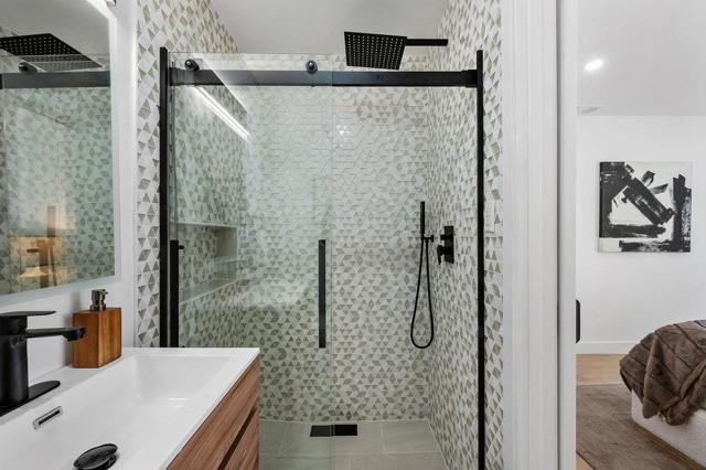 Image 20 of 39 For 954 Alla Avenue