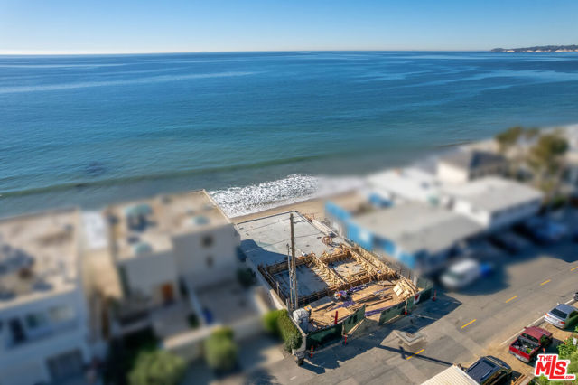 25306 Malibu Road, Malibu CA: https://media.crmls.org/mediaz/43b82f36-8334-42b4-b653-395fc59d15cc.jpg