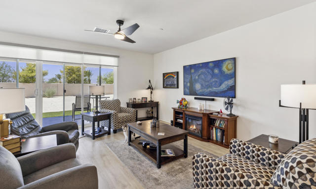 42801 Torno Place, Indio CA: https://media.crmls.org/mediaz/43b8aee9-31ec-442a-9673-163312ea2892.jpg
