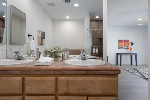 1843 N Whitewater Club Drive, Palm Springs CA: https://media.crmls.org/mediaz/43b8b21c-f634-4e3b-a402-8c629758f4b3.jpg