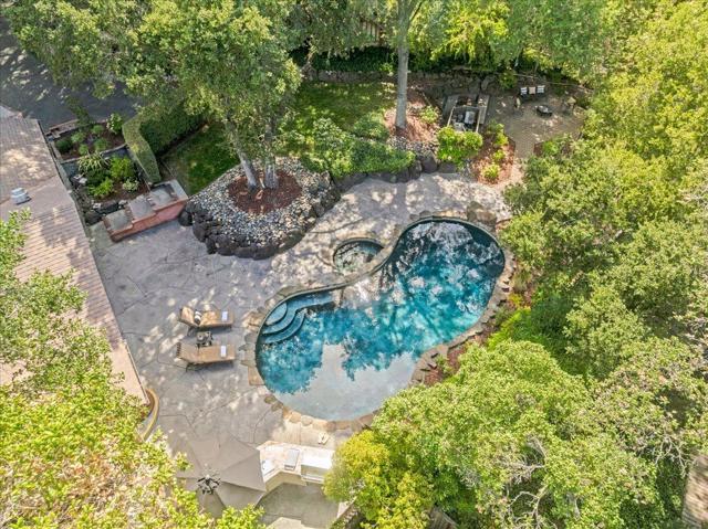 105 Vista Del Prado, Los Gatos CA: https://media.crmls.org/mediaz/43b9a210-5d0e-4867-8dfd-44bb4bd1705b.jpg