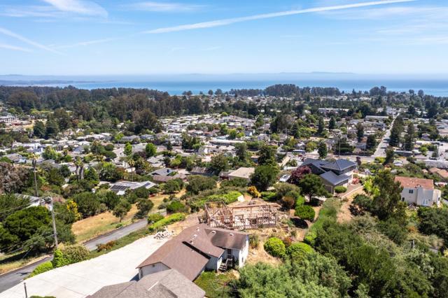 3300 Crestline Way, Soquel CA: https://media.crmls.org/mediaz/43baf8d3-006e-4b4b-a1a1-09d2282cfa52.jpg