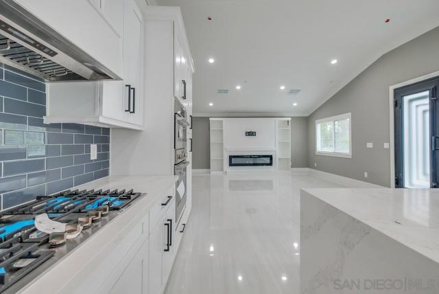 2476 Coolidge Ave, Los Angeles CA: https://media.crmls.org/mediaz/43bbeb28-1c56-4357-8dd4-e89fa6e3de8f.jpg