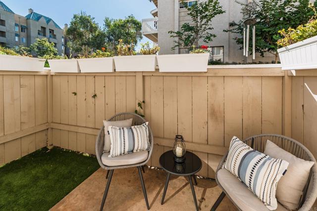 Detail Gallery Image 4 of 34 For 4094 Mahaila Ave #B,  San Diego,  CA 92122 - 3 Beds | 2/1 Baths