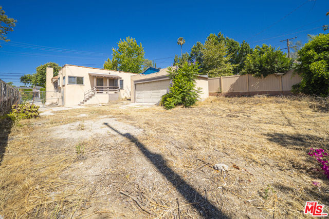 4804 La Canada Boulevard, La Canada Flintridge CA: https://media.crmls.org/mediaz/43bca040-7148-4d2e-9214-45e661de704d.jpg