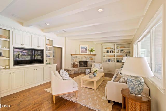 919 Willow Springs Lane, Glendora CA: https://media.crmls.org/mediaz/43bd4e76-0da6-4112-90b5-898e4dfe7a08.jpg