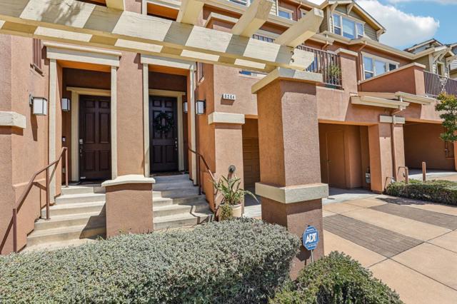 6264 Rocky Point Court, Oakland CA: https://media.crmls.org/mediaz/43be5303-8512-4878-aa3a-d444e3e37fc8.jpg