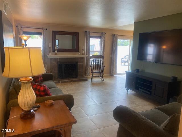 2204 Antelope Avenue, Ventura CA: https://media.crmls.org/mediaz/43be636a-831c-4b7c-be1b-cdd3a339a8c9.jpg