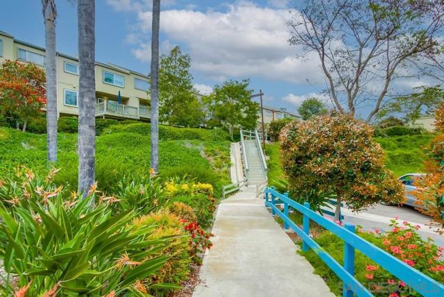 10565 Caminito Basswood, San Diego CA: https://media.crmls.org/mediaz/43be7b18-5e97-4cad-8d1d-f3eb52351396.jpg
