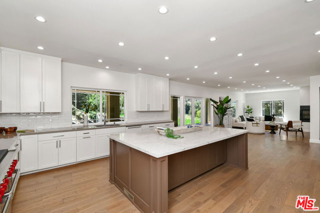 29677 Mulholland Highway, Agoura Hills CA: https://media.crmls.org/mediaz/43befedf-6989-4c5a-9b9b-d9aff49ec543.jpg