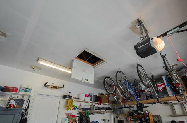 17210 Logan Street,  CA: https://media.crmls.org/mediaz/43bff434-65fd-4f77-a224-e51e4b4a1ca1.jpg