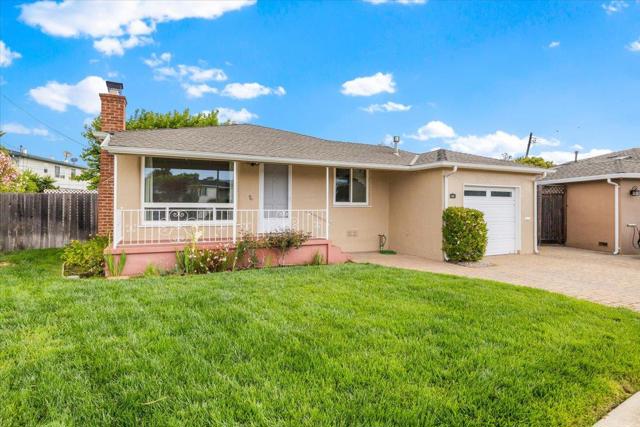 701 Poinsettia Avenue, San Mateo CA: https://media.crmls.org/mediaz/43c04461-02ee-4dfe-a5d3-8876d66f8812.jpg