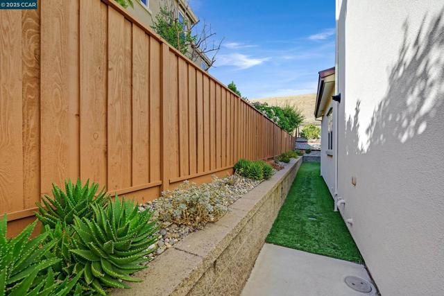 5057 Volterra Ct, Dublin CA: https://media.crmls.org/mediaz/43c14e48-6c1a-431c-bbd0-c660fb840438.jpg