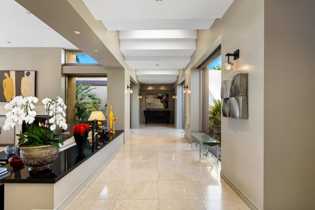 45 Mirada Circle, Rancho Mirage CA: https://media.crmls.org/mediaz/43c1744a-c505-4903-9312-31bd38826733.jpg
