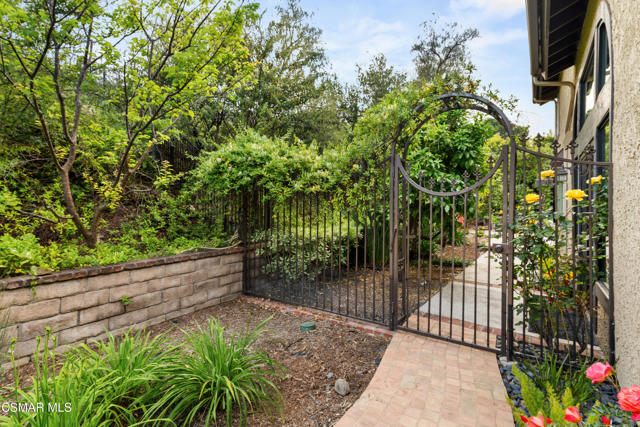 2008 Goldenrod Court, Westlake Village CA: https://media.crmls.org/mediaz/43c23f1d-ff79-4de8-bde6-d667df007ac2.jpg