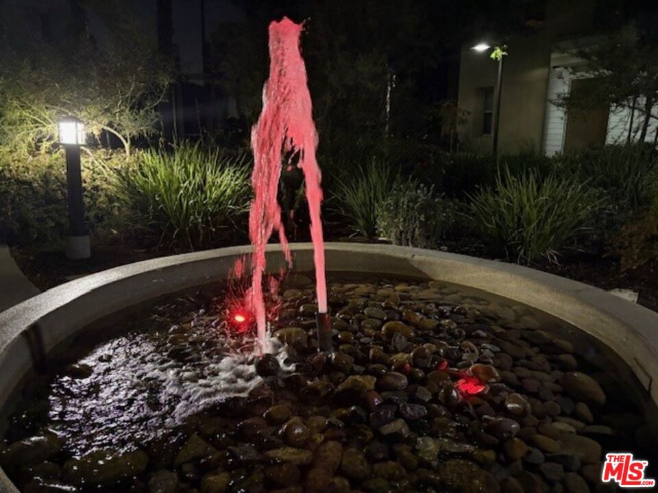 https://media.crmls.org/mediaz/43c2b647-9007-4702-8d1a-4de7c5614fcf.jpg?preset=X-Large